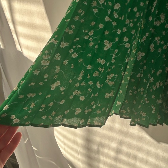 Green White Floral Pattern Pleated Women’s Midi Skirt Pull On Size Medium - Picture 7 of 10